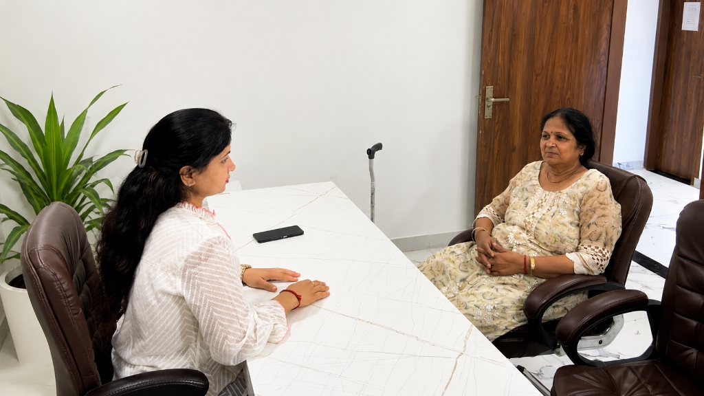 Dr. Preeti providing manual physiotherapy care to a patient